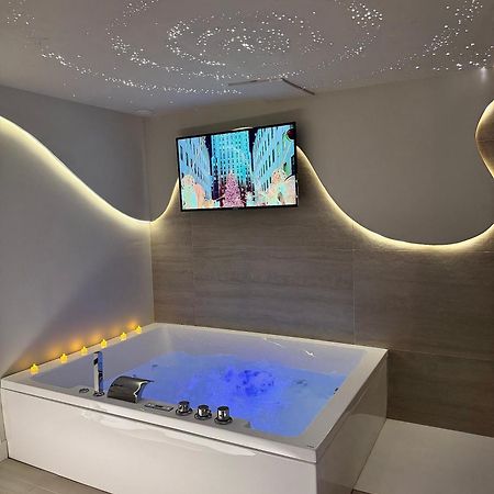 Spa Privatif - Love Room Luxe - Proche Disney Marles-en-Brie Exteriér fotografie
